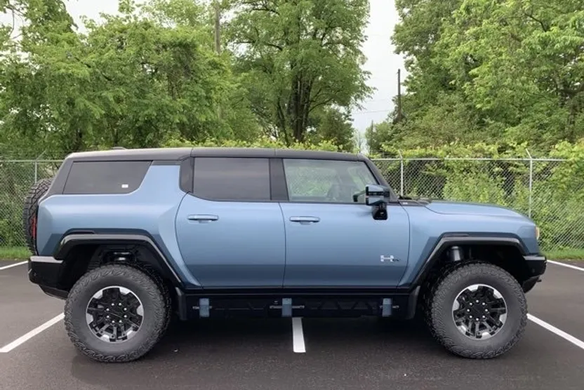 2024 Gmc Hummer EV photo 1