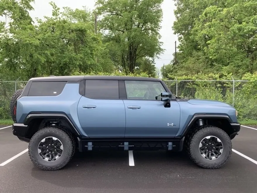2024 Gmc Hummer EV photo 1