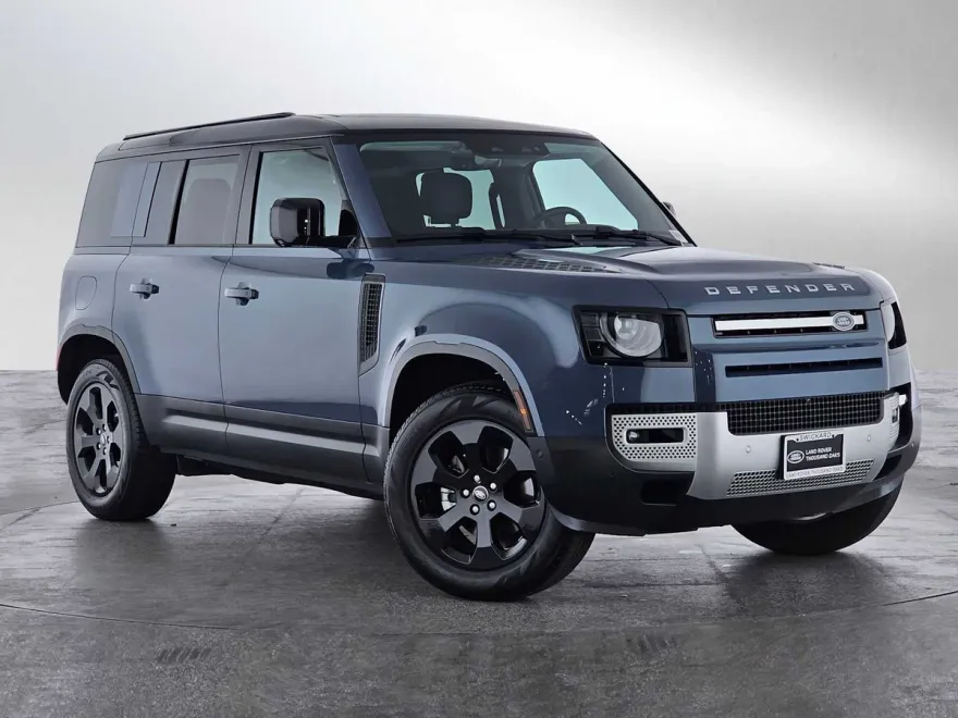 2025 Land Rover Defender S photo 1