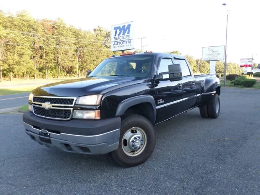 2005 Chevrolet Silverado 3500HD LT photo 1