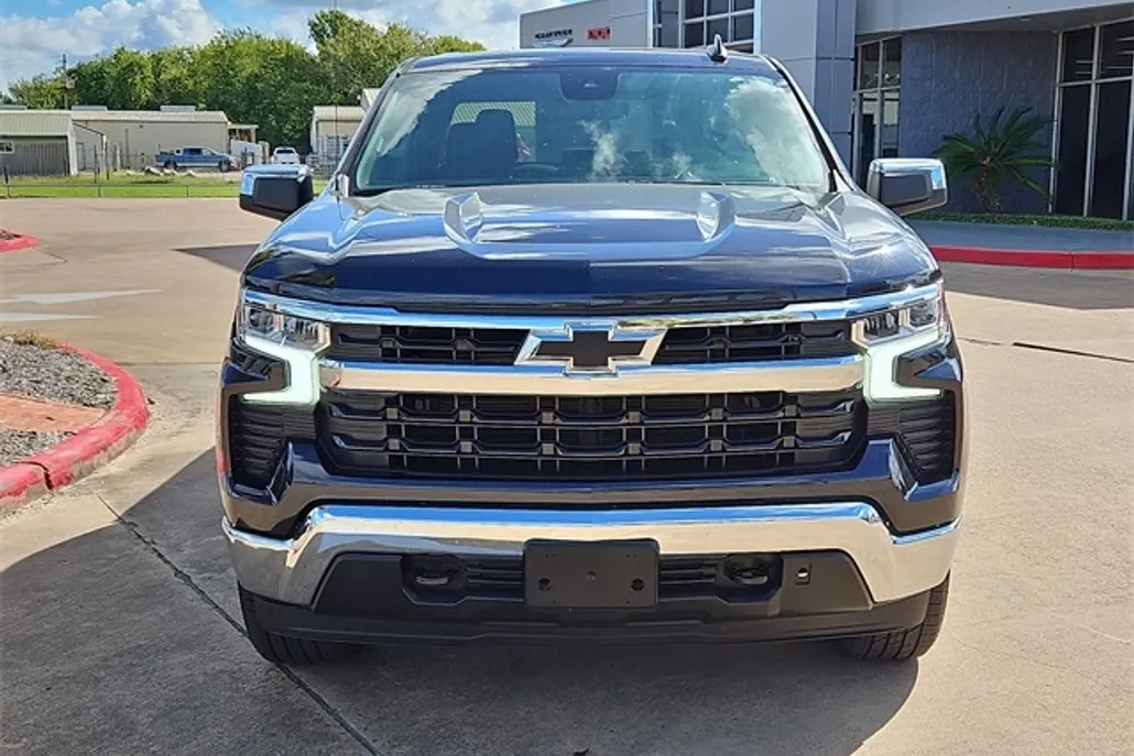2022 Chevrolet Silverado 1500 LT photo 1