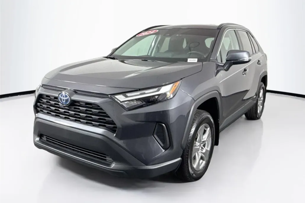 2024 Toyota RAV4 Hybrid XLE photo 1