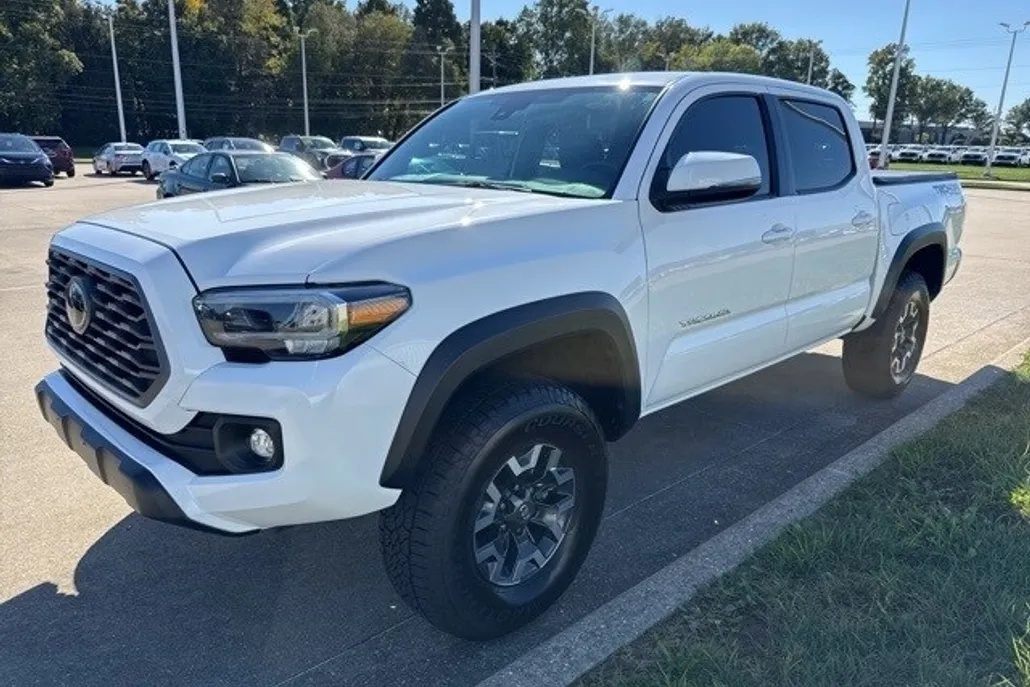2022 Toyota Tacoma SR Double Cab V6 photo 1