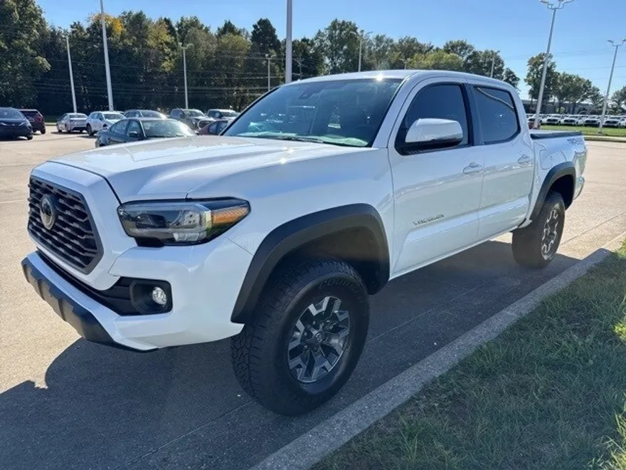 2022 Toyota Tacoma SR Double Cab V6 photo 1