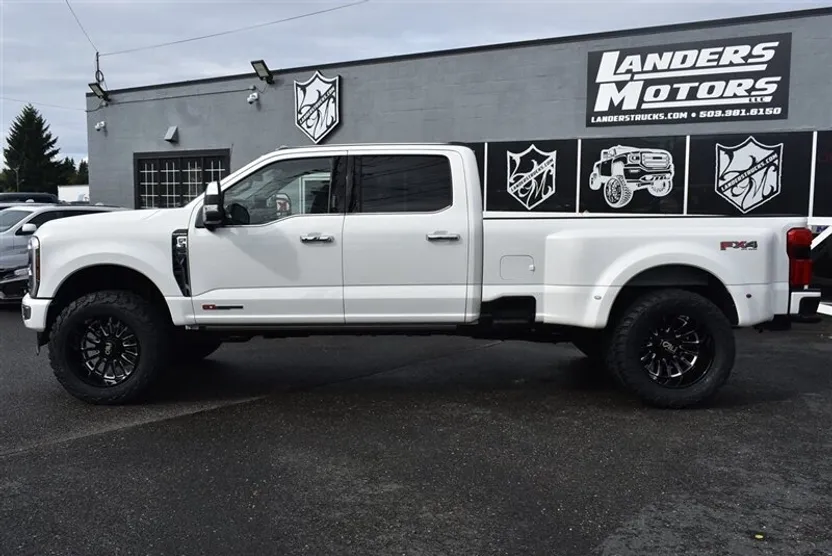 2024 Ford F-350 Platinum photo 1