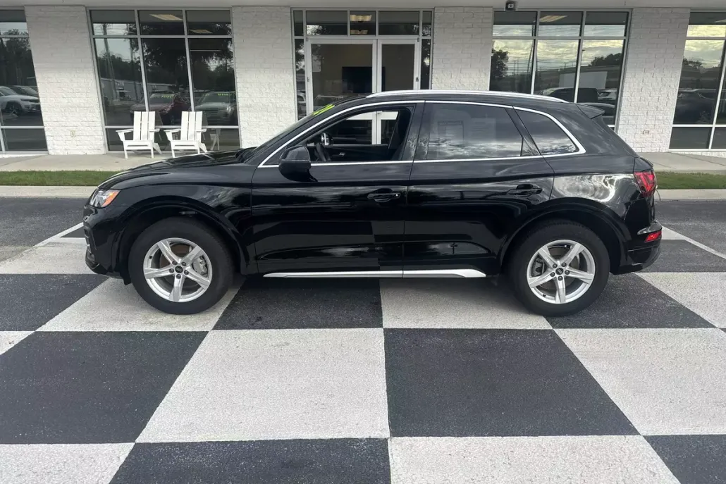 2024 Audi Q5 Premium photo 1