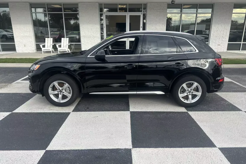 2024 Audi Q5 Premium photo 1