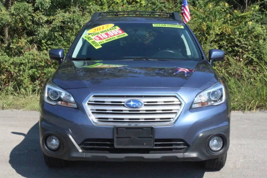 2017 Subaru Outback 2.5i Premium photo 1