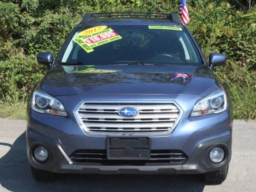 2017 Subaru Outback 2.5i Premium photo 1
