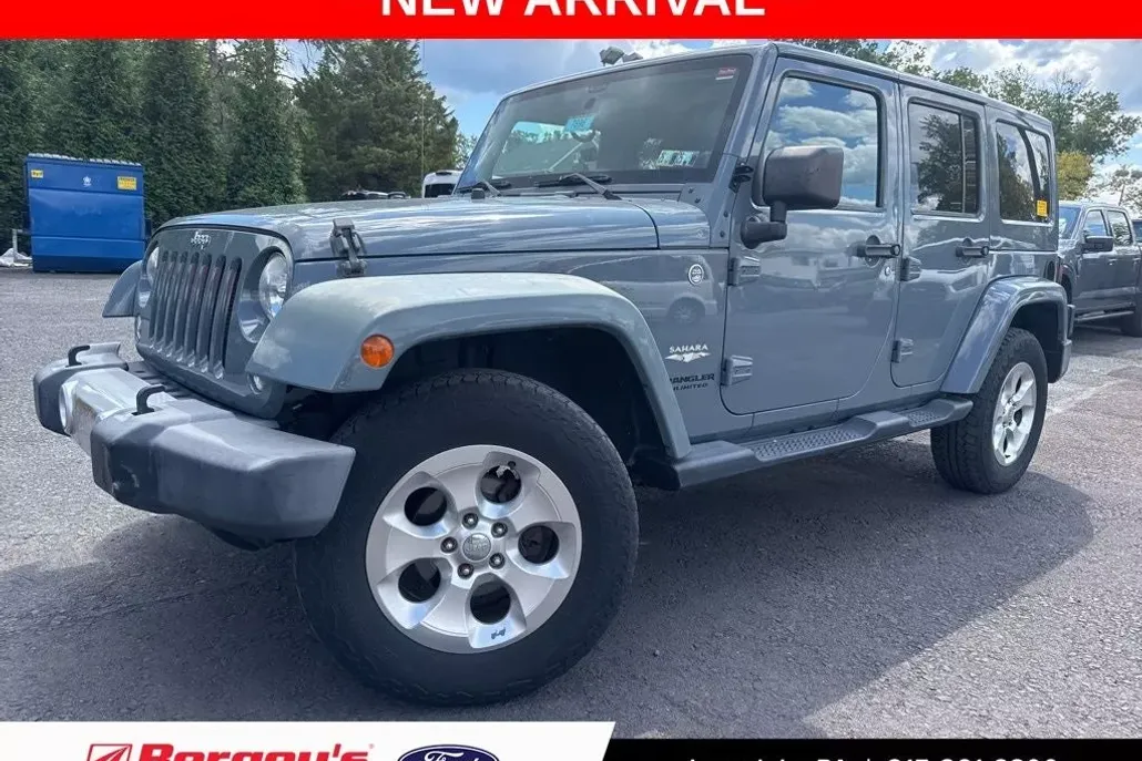 2014 Jeep Wrangler Unlimited Sahara photo 1