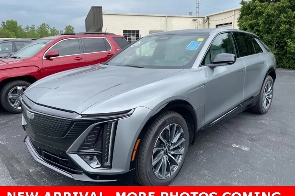 2024 Cadillac Lyriq Sport photo 1