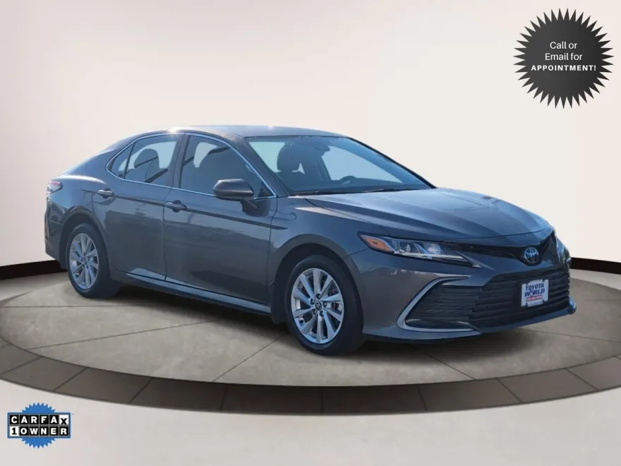 2023 Toyota Camry LE photo 1