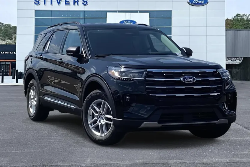 2025 Ford Explorer photo 1