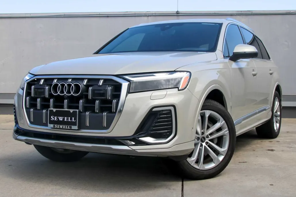 2025 Audi Q7 45 Premium Plus photo 1