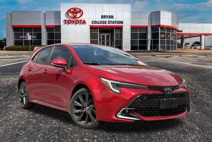 2025 Toyota Corolla XSE photo 1