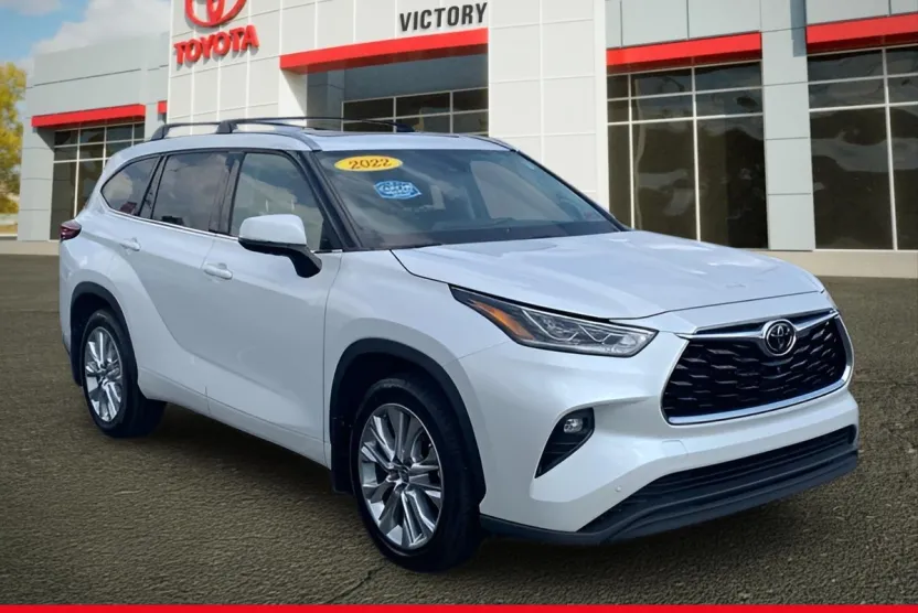 2022 Toyota Highlander Limited photo 1
