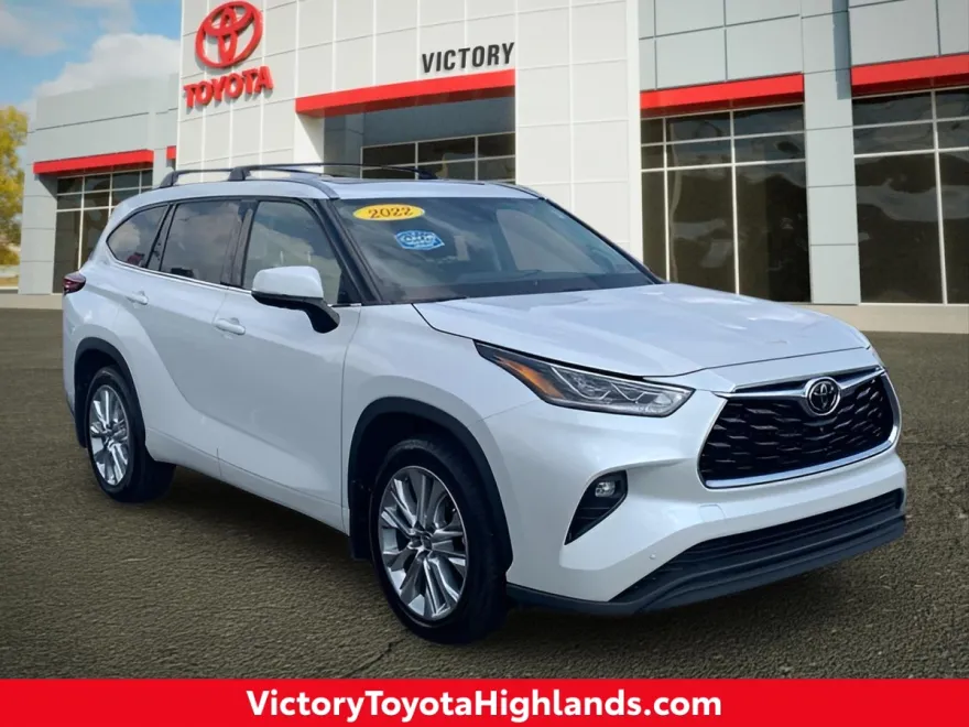 2022 Toyota Highlander Limited photo 1