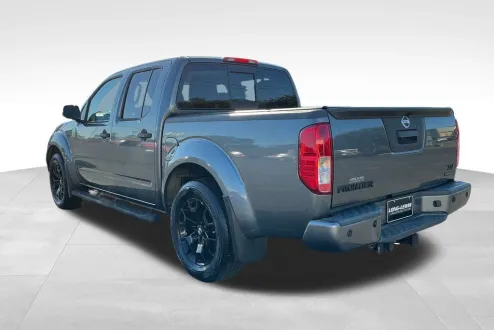 2018 Nissan Frontier SV photo 2