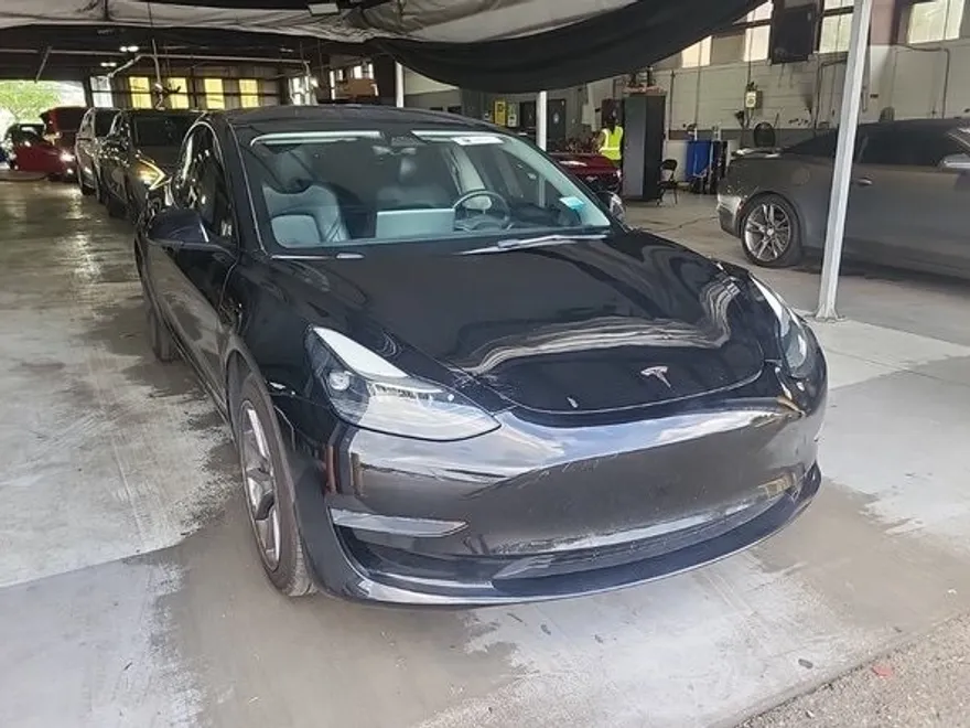 2023 Tesla Model 3 photo 1