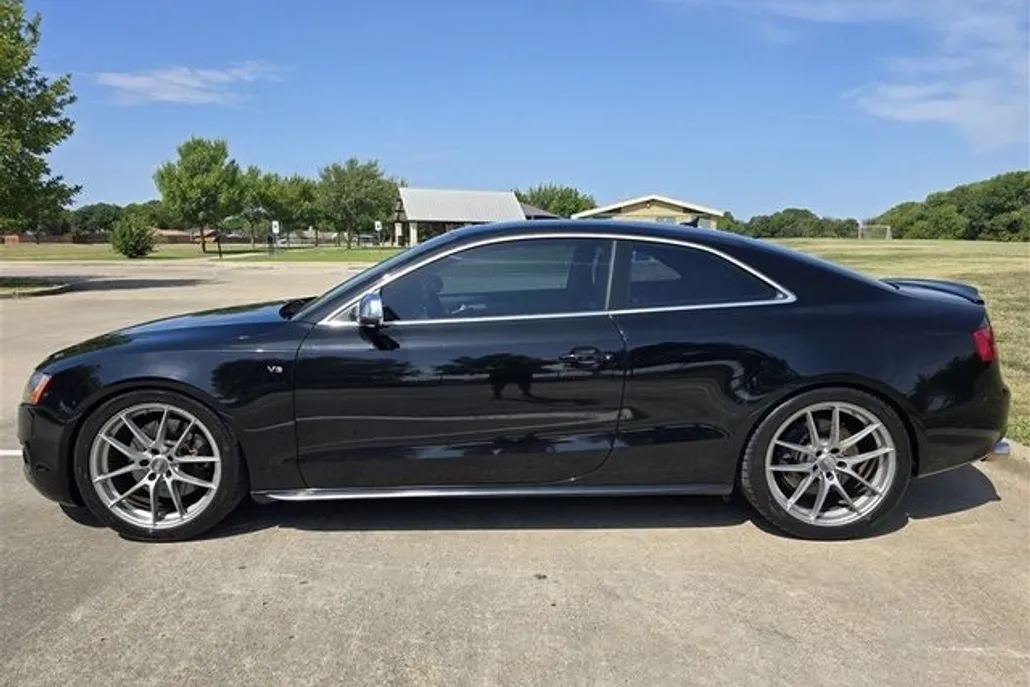 2011 Audi S5 Prestige photo 1