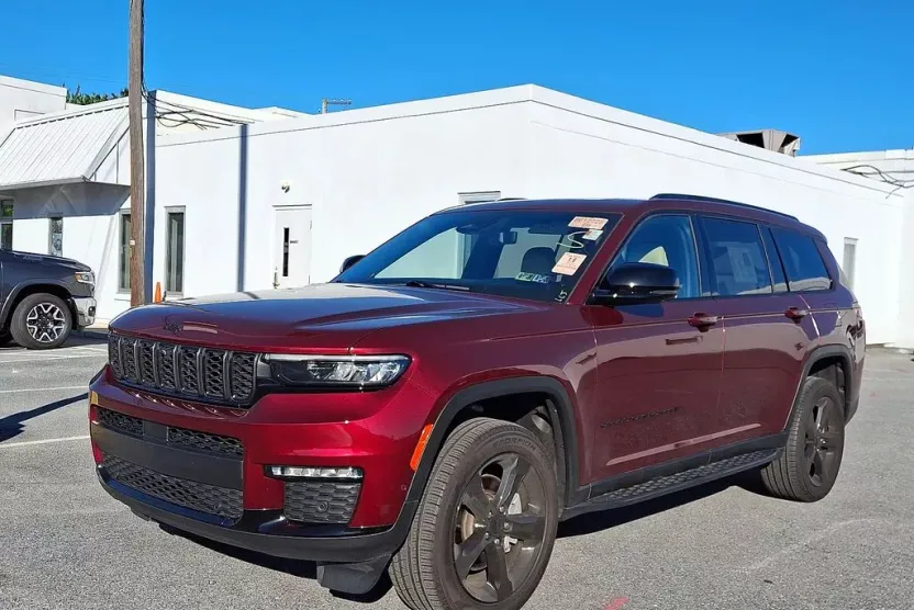 2024 Jeep Grand Cherokee Limited photo 1