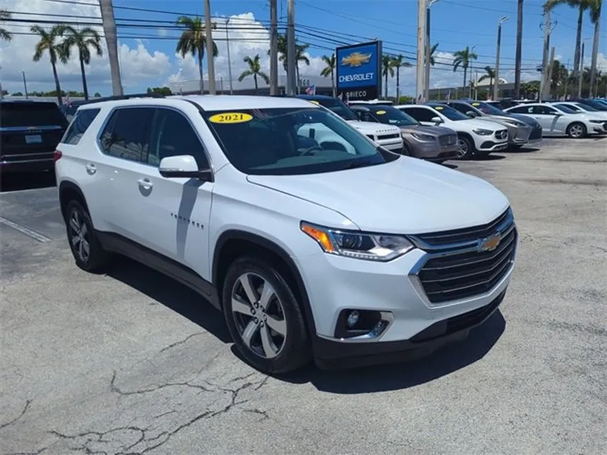 2021 Chevrolet Traverse Leather photo 1