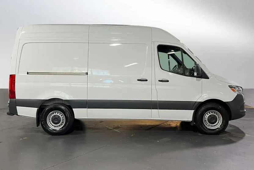 2025 Mercedes Benz Sprinter 2500 Standard Roof photo 1