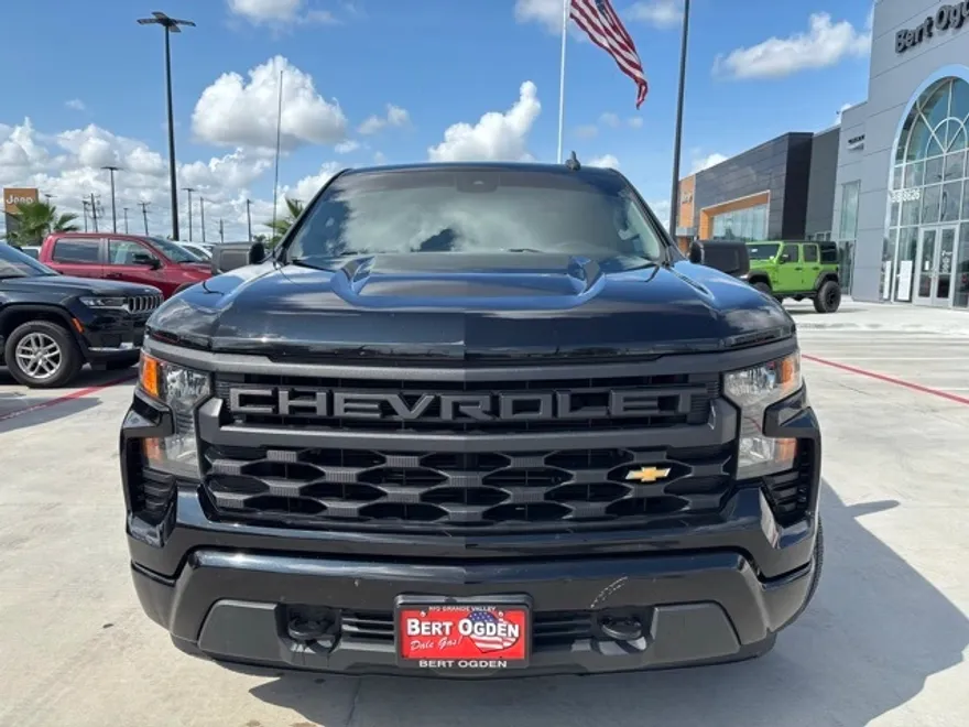 2022 Chevrolet Silverado 1500 Custom photo 1