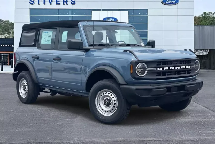 2025 Ford Bronco Base photo 1