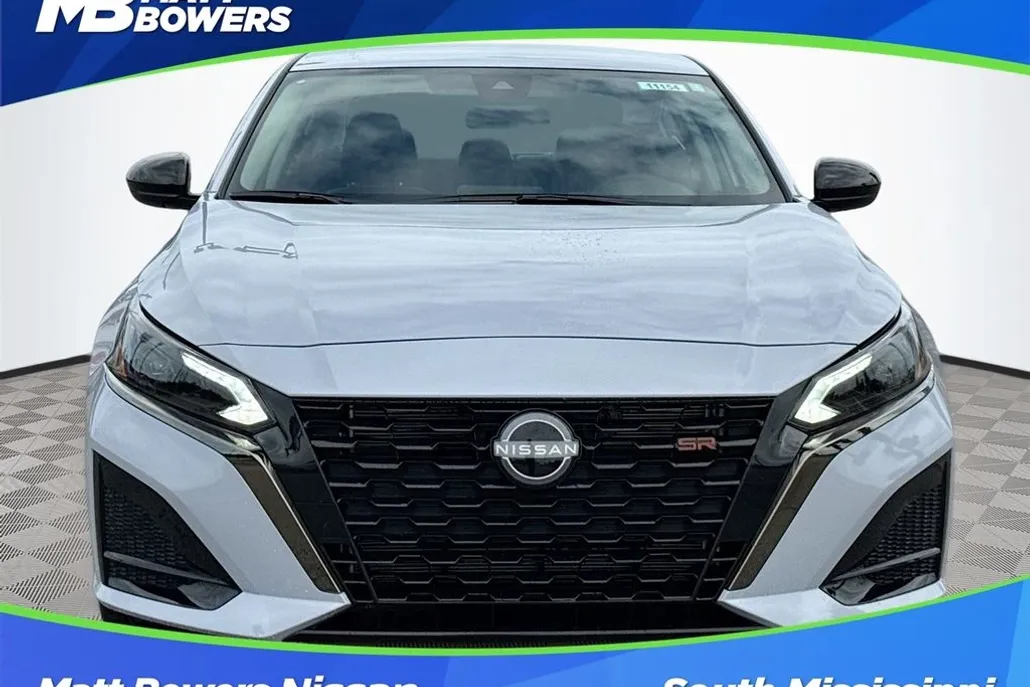 2025 Nissan Altima SR photo 1