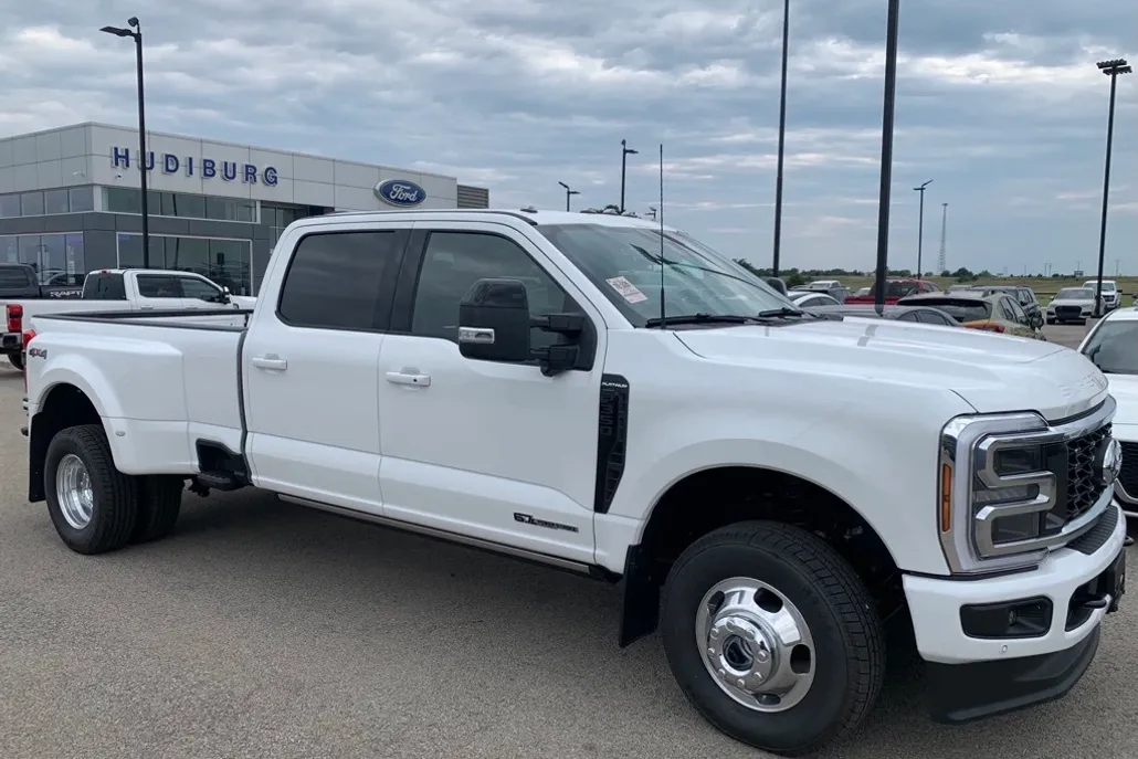 2025 Ford F-350 photo 1