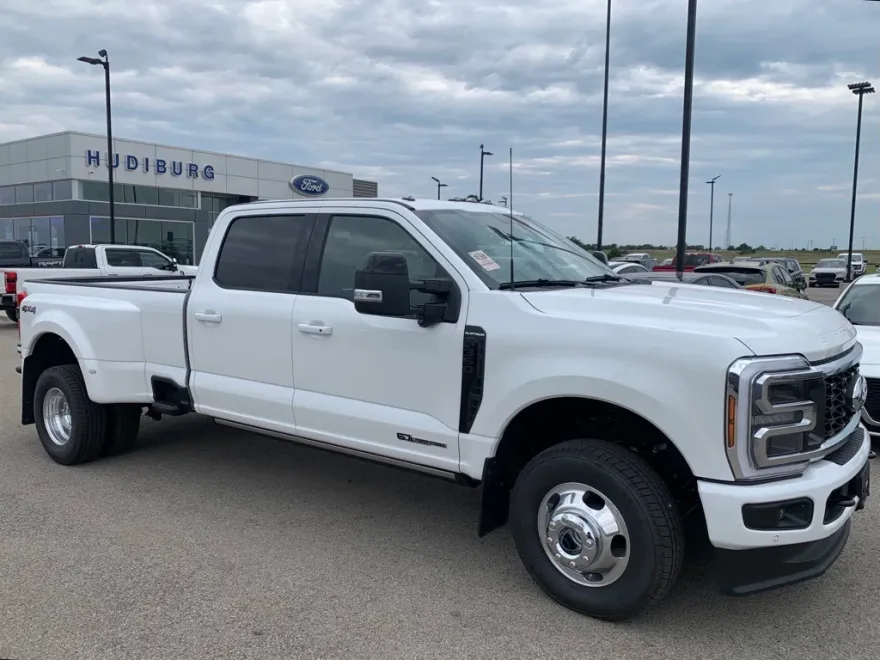 2025 Ford F-350 photo 1