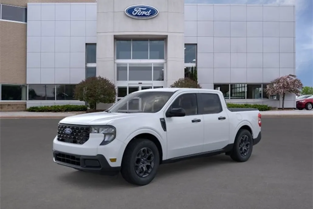 2025 Ford Maverick XLT photo 1