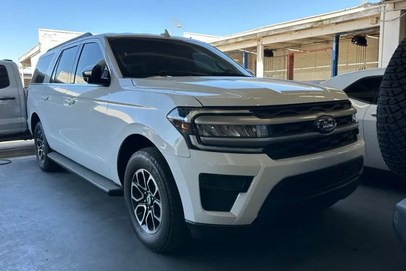 2022 Ford Expedition MAX XL photo 1