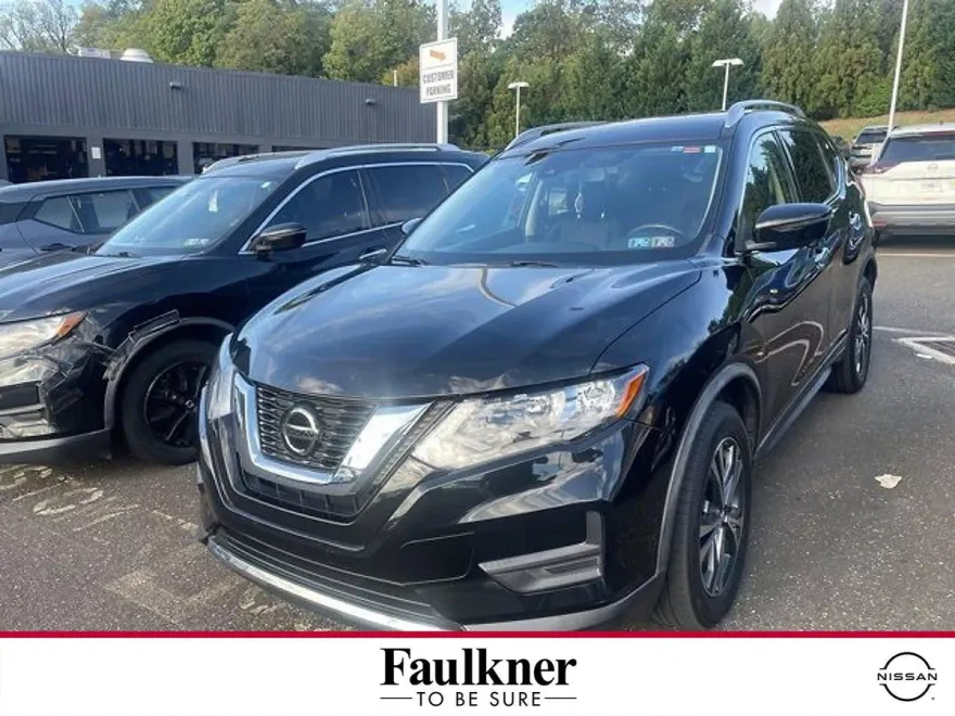 2019 Nissan Rogue SV photo 1