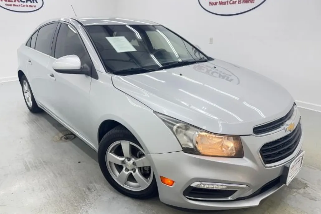 2016 Chevrolet Cruze photo 1