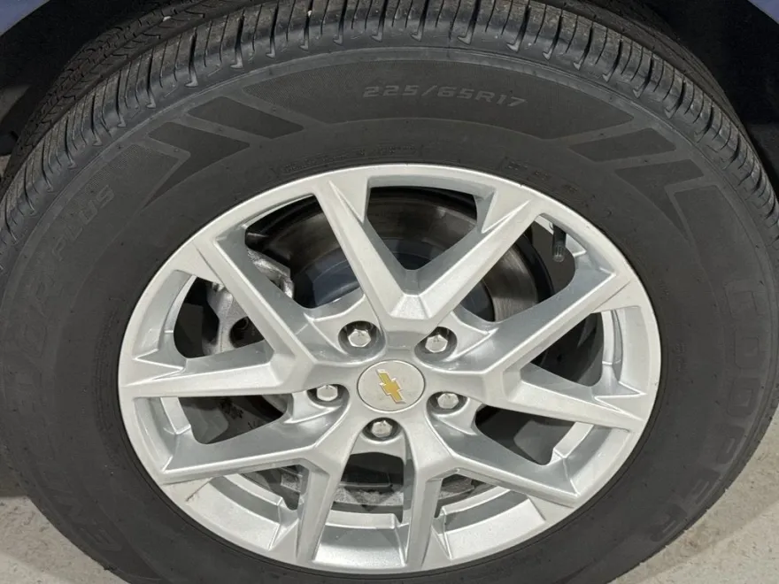2022 Chevrolet Equinox LT photo 1