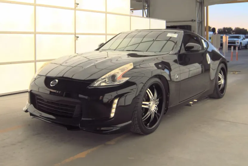2014 Nissan 370Z photo 1