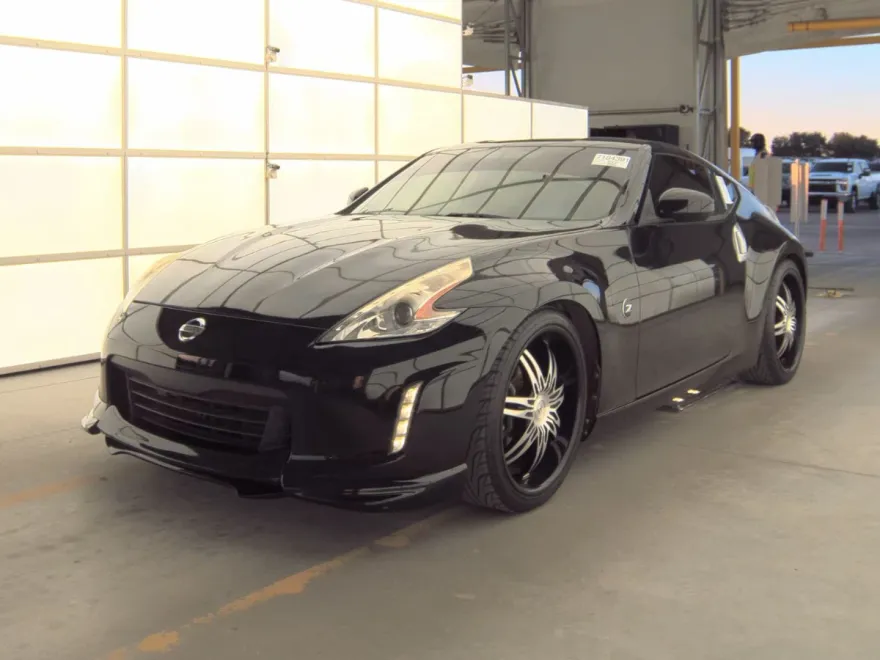 2014 Nissan 370Z photo 1