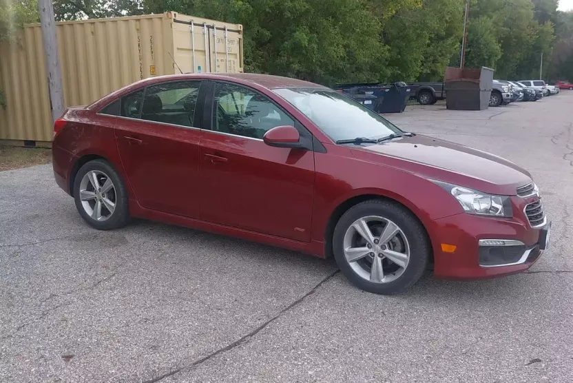 2015 Chevrolet Cruze LT photo 1