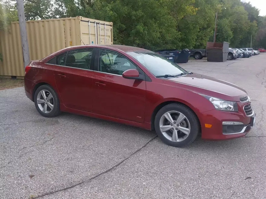 2015 Chevrolet Cruze LT photo 1