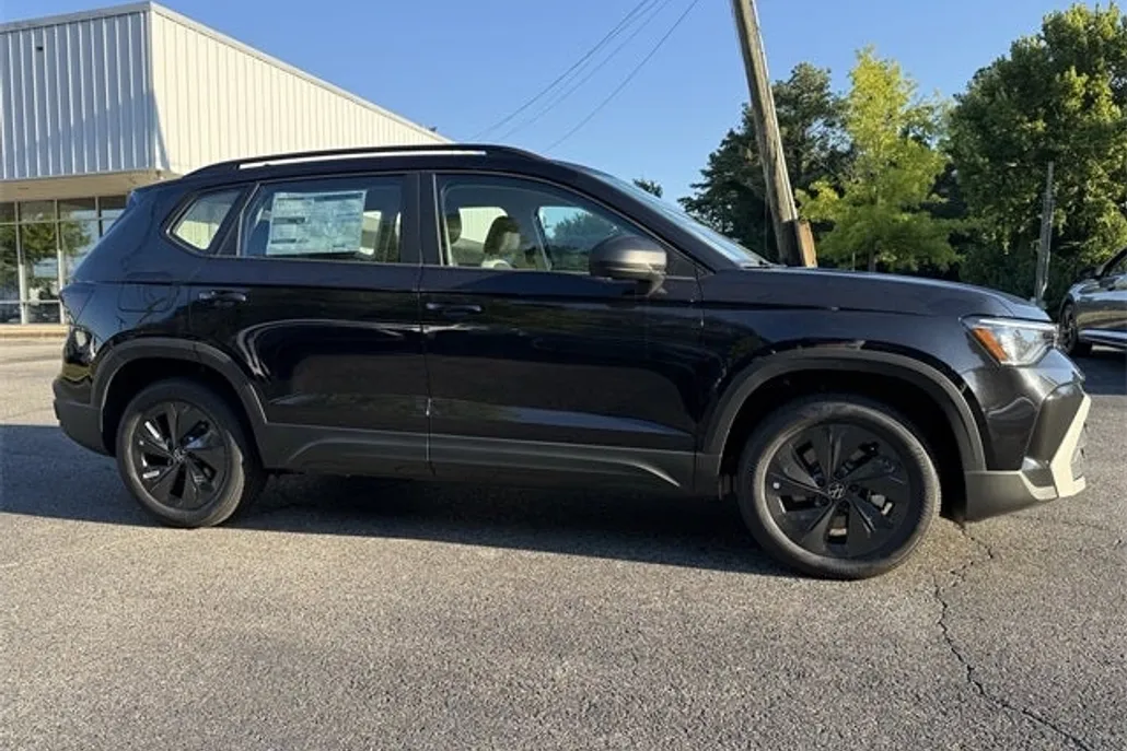 2025 Volkswagen Taos S photo 1