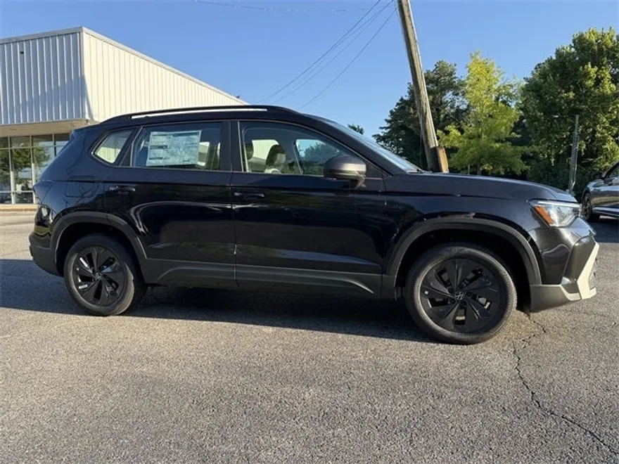 2025 Volkswagen Taos S photo 1