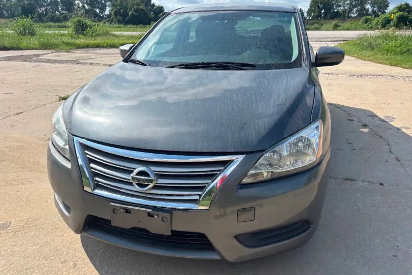 2015 Nissan Sentra SV photo 1