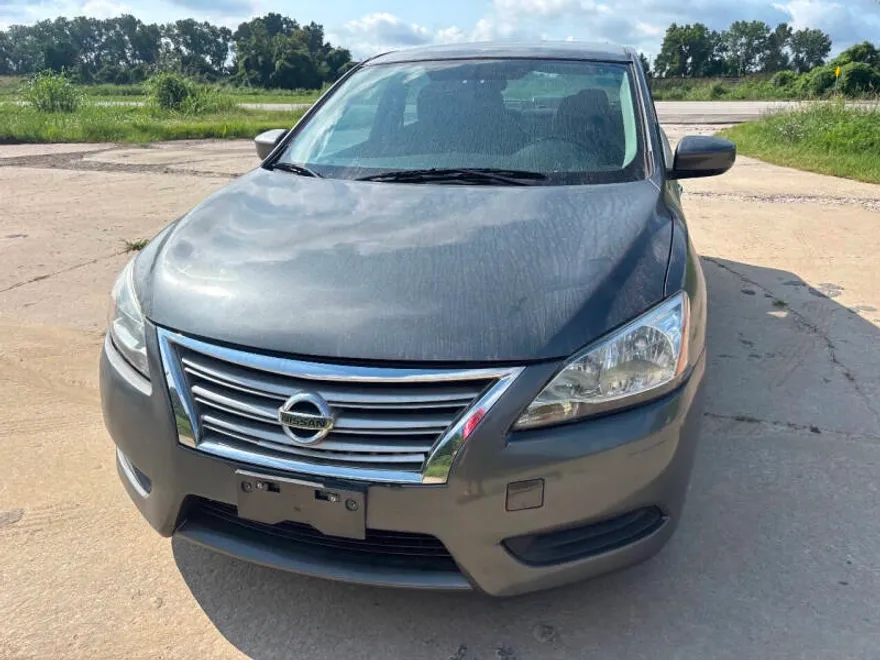 2015 Nissan Sentra SV photo 1