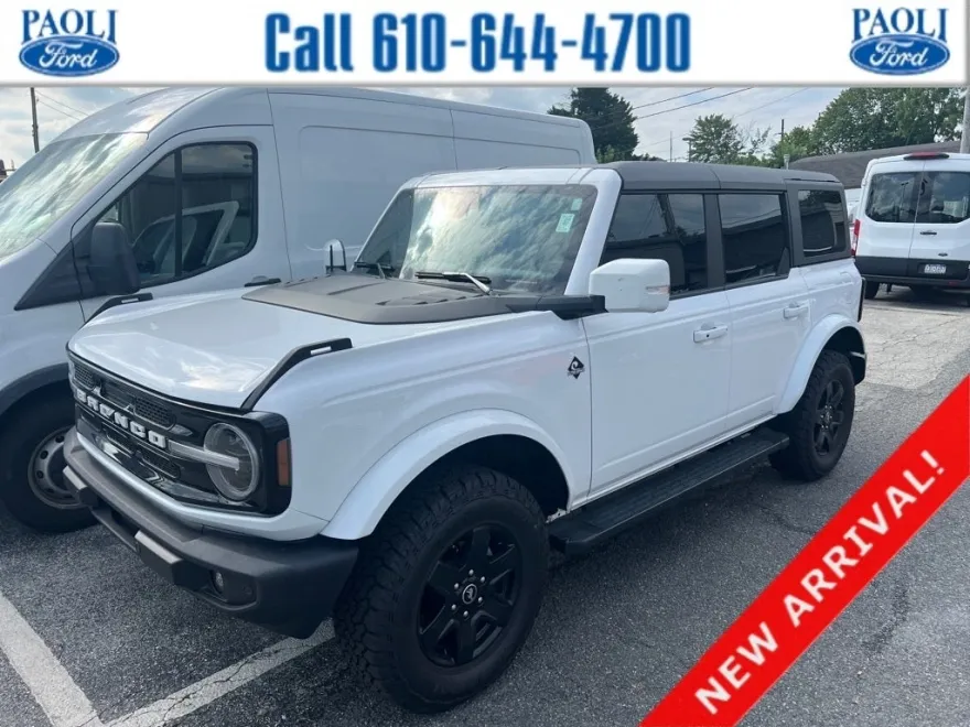 2022 Ford Bronco Outer Banks photo 1