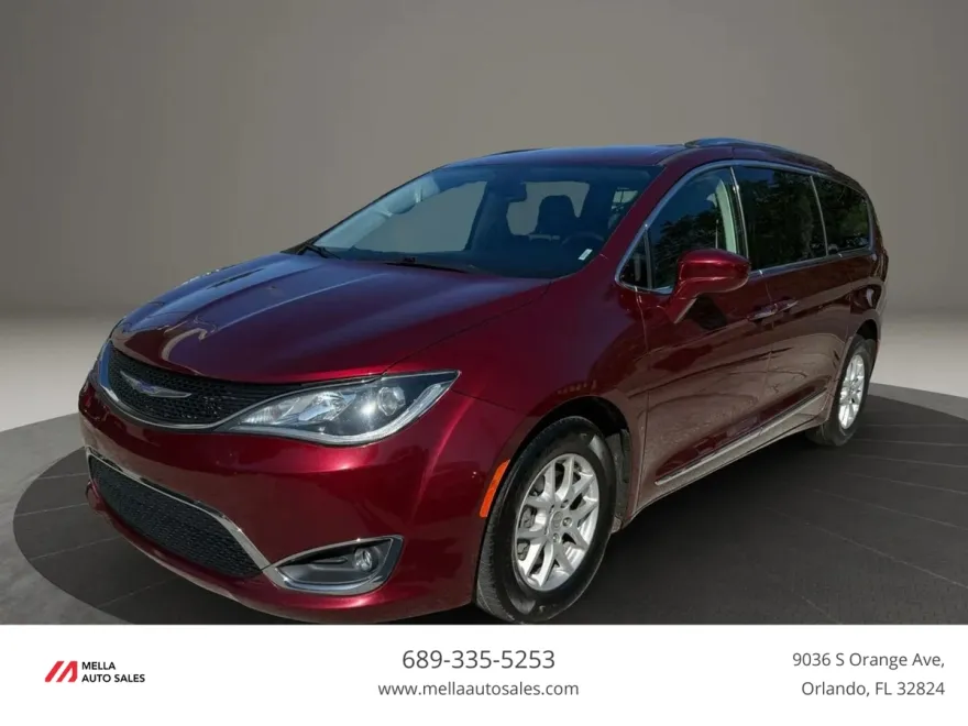 2020 Chrysler Pacifica Touring L photo 1