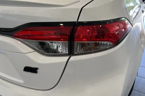 2025 Toyota Corolla SE photo 1