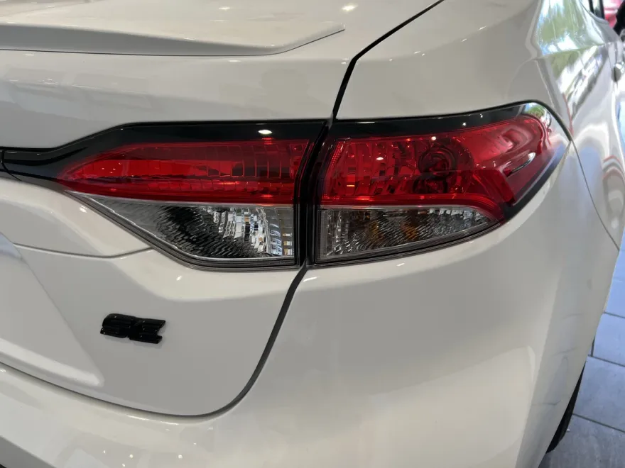 2025 Toyota Corolla SE photo 1