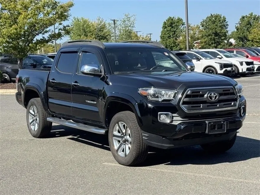 2016 Toyota Tacoma Limited V6 photo 1